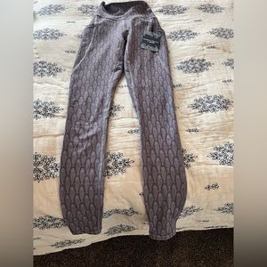 Youer Leggings Salmon Sisters